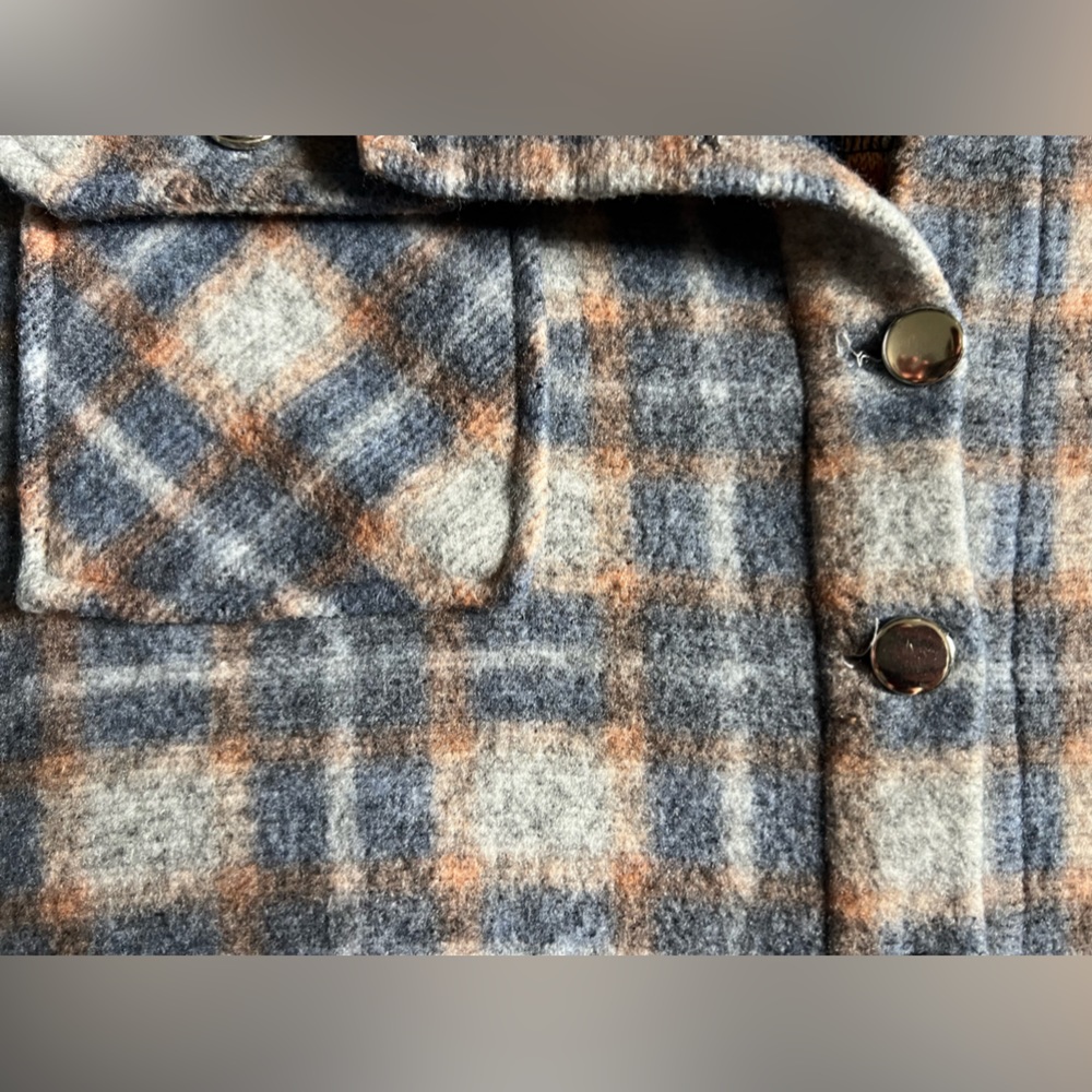Cropped Shacket - Picture 3 of 4